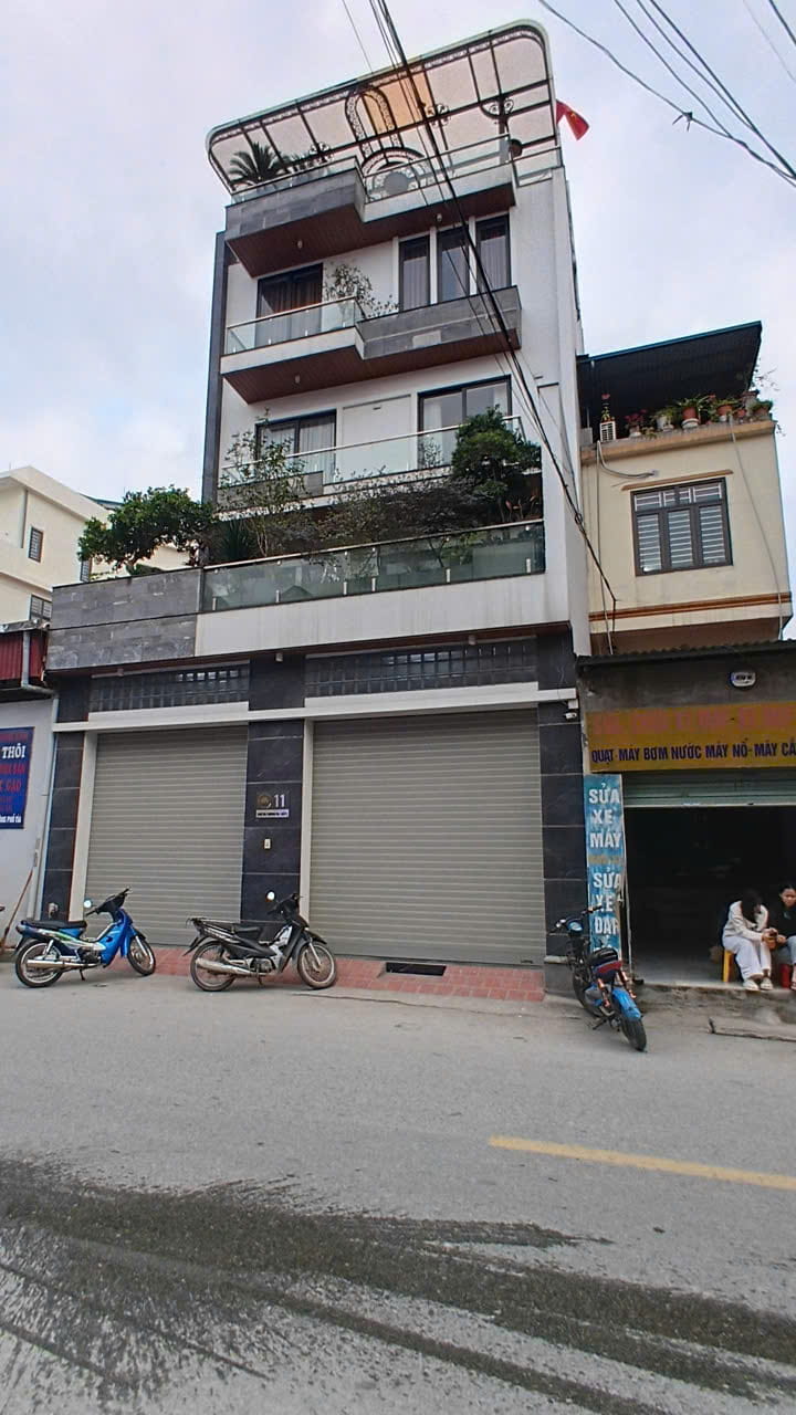 Nhà phố 5 tầng. 7.5x20m, 6 phòng ngủ