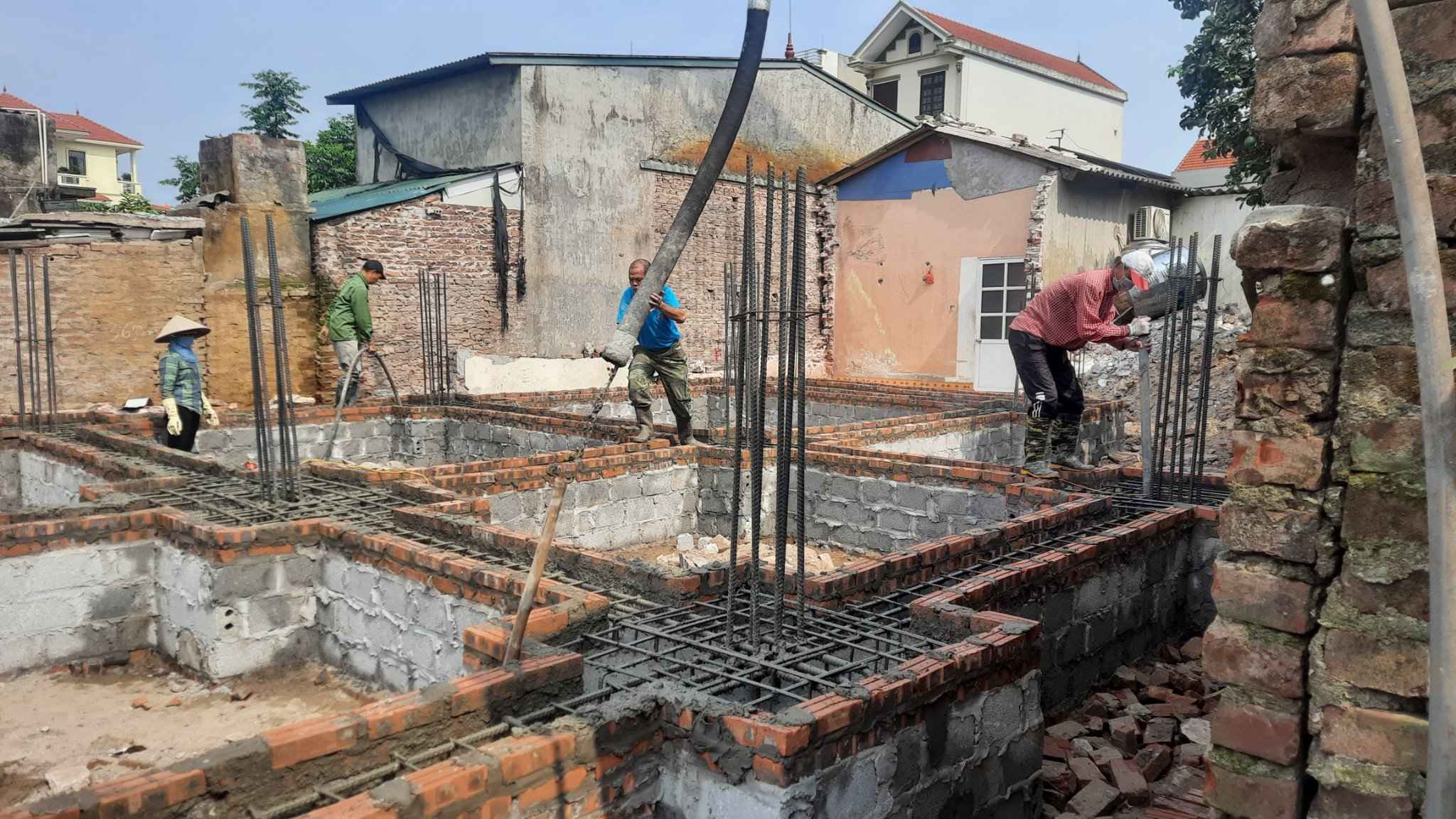 BIỆT THỰ PHỐ 3 TẦNG TÂN CỔ ĐIỂN 8x13m, 5 PHÒNG NGỦ - CHI PHÍ CHỈ KHOẢNG 2 TỶ