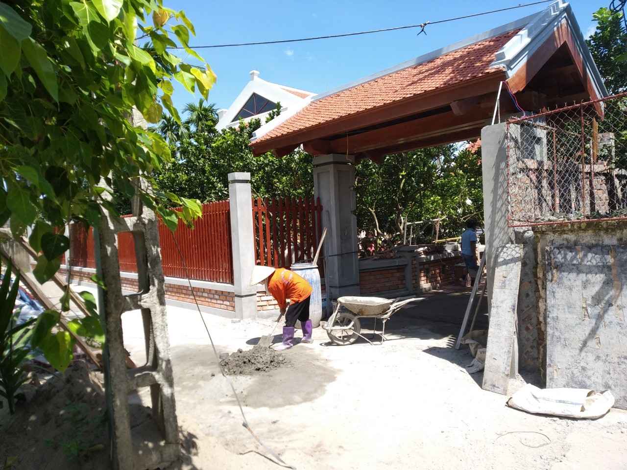 BIỆT THỰ 2 TẦNG MÁI NGÓI TRUYỀN THỐNG 10x7m, CHI PHÍ CHỈ ~1.8 TỶ