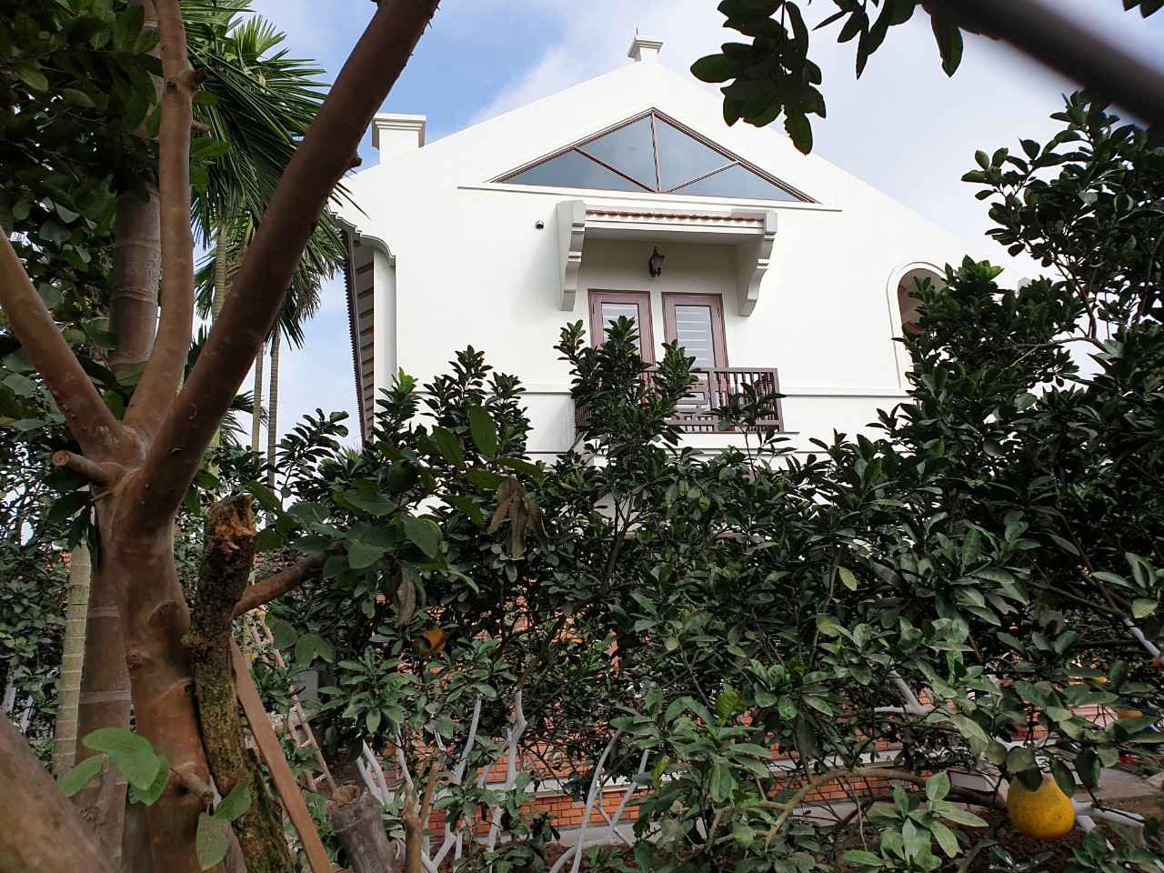 BIỆT THỰ 2 TẦNG MÁI NGÓI TRUYỀN THỐNG 10x7m, CHI PHÍ CHỈ ~1.8 TỶ